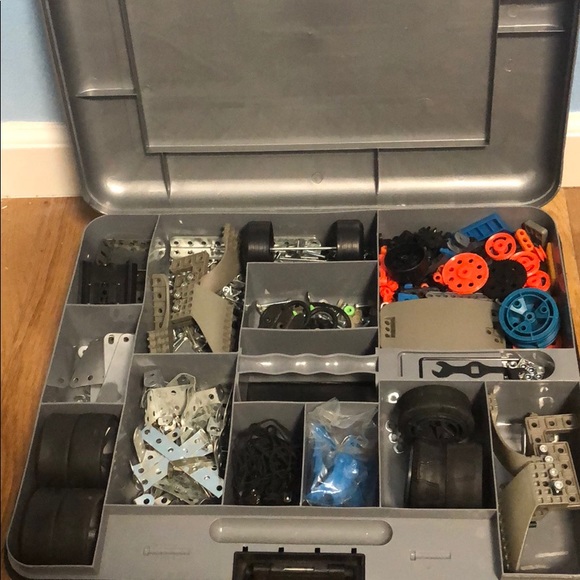 Toy - Picture 2 of 3